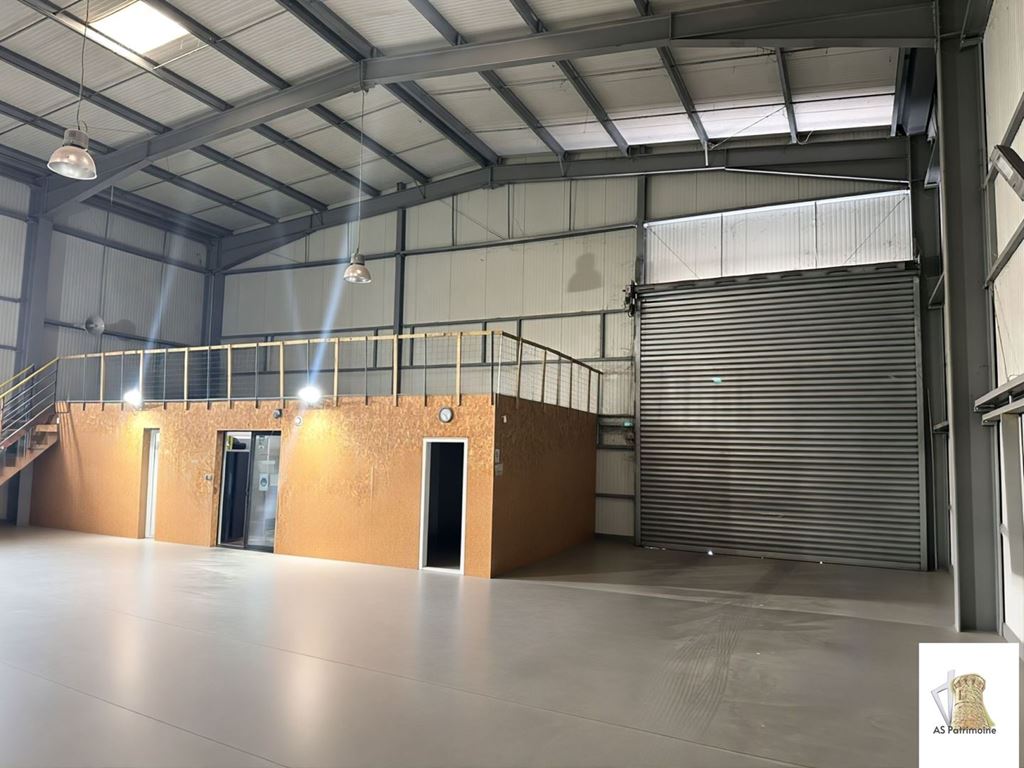 Entrepôt MEZZAVIA 936000€ AS PATRIMOINE